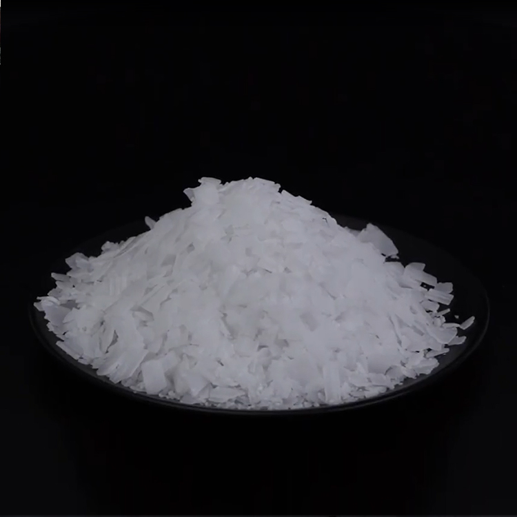 Caustic soda flakes 99% in 25 kg bags palletised for bulk export